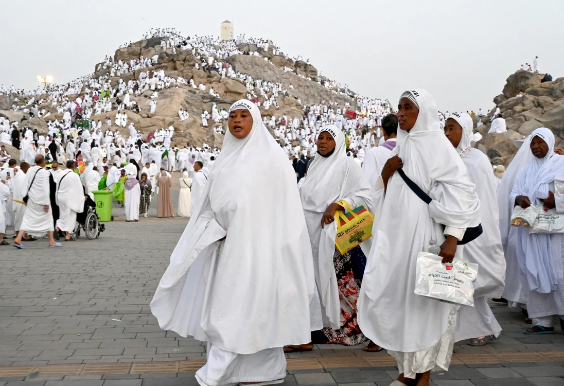 Credincioși musulmani din lumea întreagă călătoresc anual la Mecca (Foto: Profimedia)