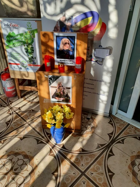 Colegii de la inspectorat au adus flori şi au aprins lumânări în memoria fostei inspectoare