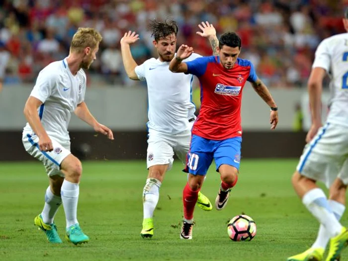 
    Stanciu a marcat doua goluri contra Spartei Praga şi vrea adversari de nivelul cehilor pentru a se remarca şi în grupele Ligii EuropaFOTO: sportpictures.eu  