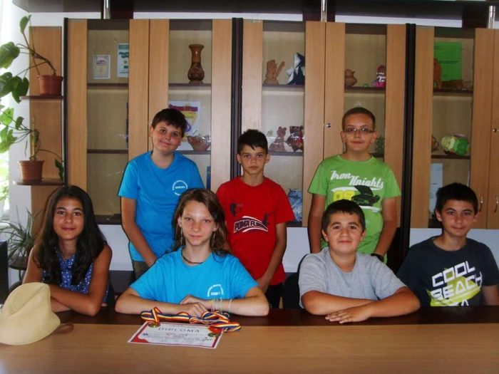 Doi elevi din Râmnicu Vâlcea