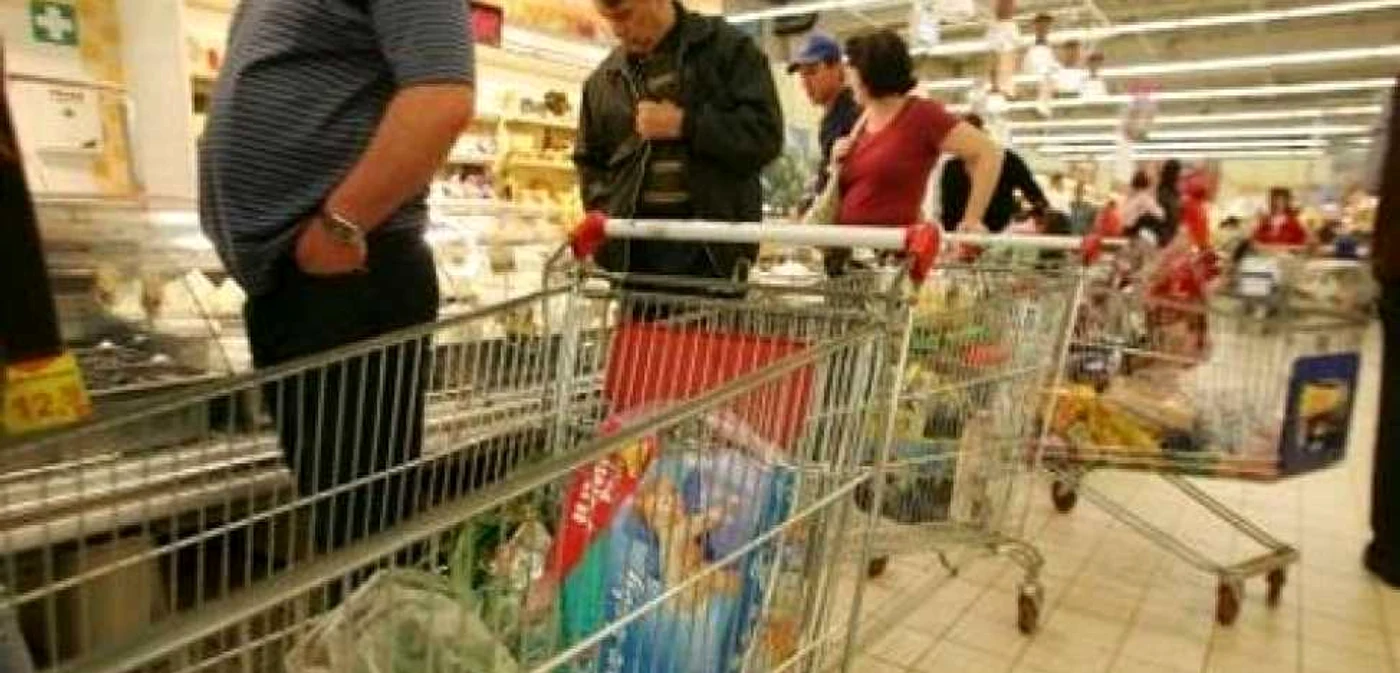 Cumpărătorii vor fi informaţi despre drepturile lor (foto arhivă)