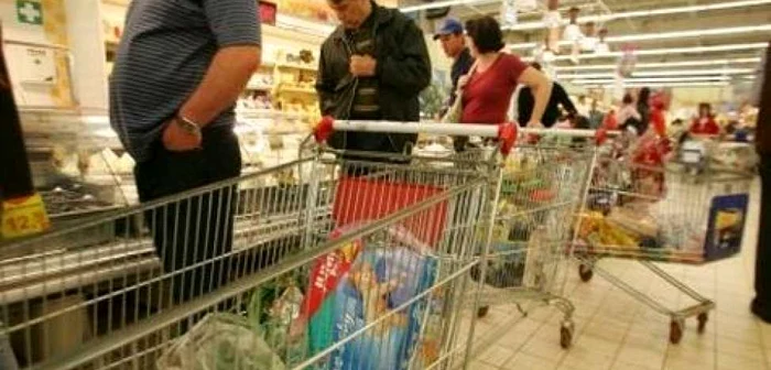 Cumpărătorii vor fi informaţi despre drepturile lor (foto arhivă)
