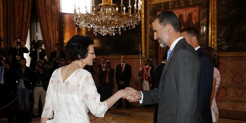 Silvia Marcu cu regele Spaniei jpg