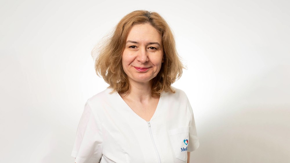 Dr. Cristina Copăescu, endocrinolog la MedLife: „Văd tot mai mulți pacienți cu tiroidită autoimună și, chiar dacă nu e o afecțiune gravă, trebuie supravegheată hormonal și imagistic” 