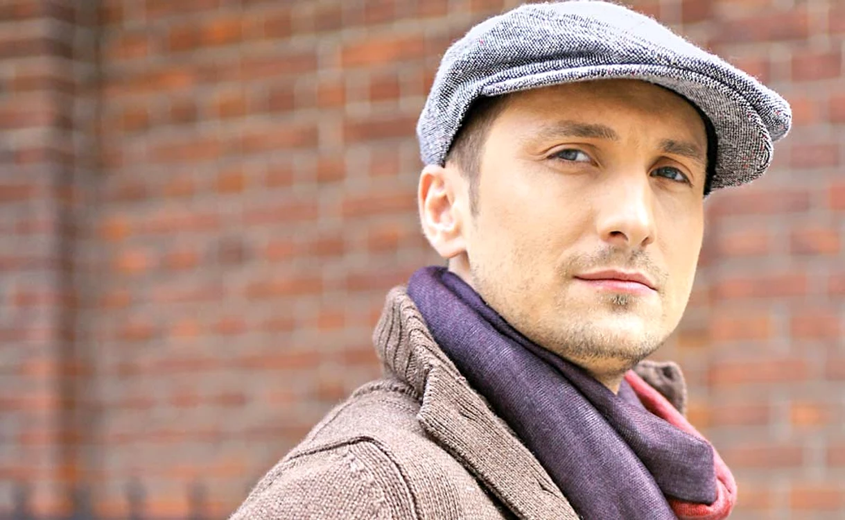 
    Dani Oţil  