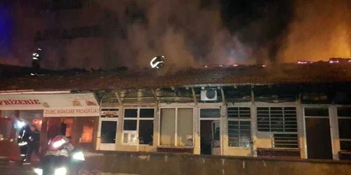 Incendiu hala Craiova FOTO news.ro