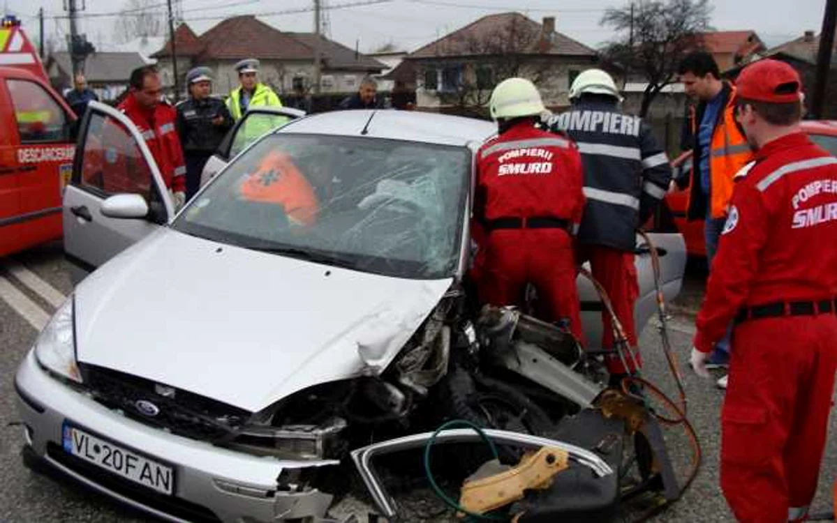 Accidentul de la ieşirea din Râmnic s-a soldat cu cinci victime 