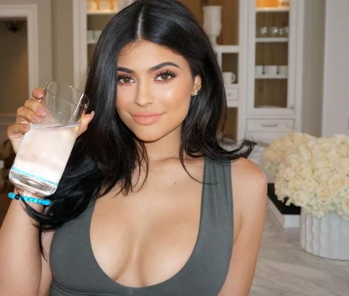 Kylie Jenner (19 ani) susține că sânii ei s-au umflat pentru că este în perioada delicată a luniifoto: Arhiva Personală