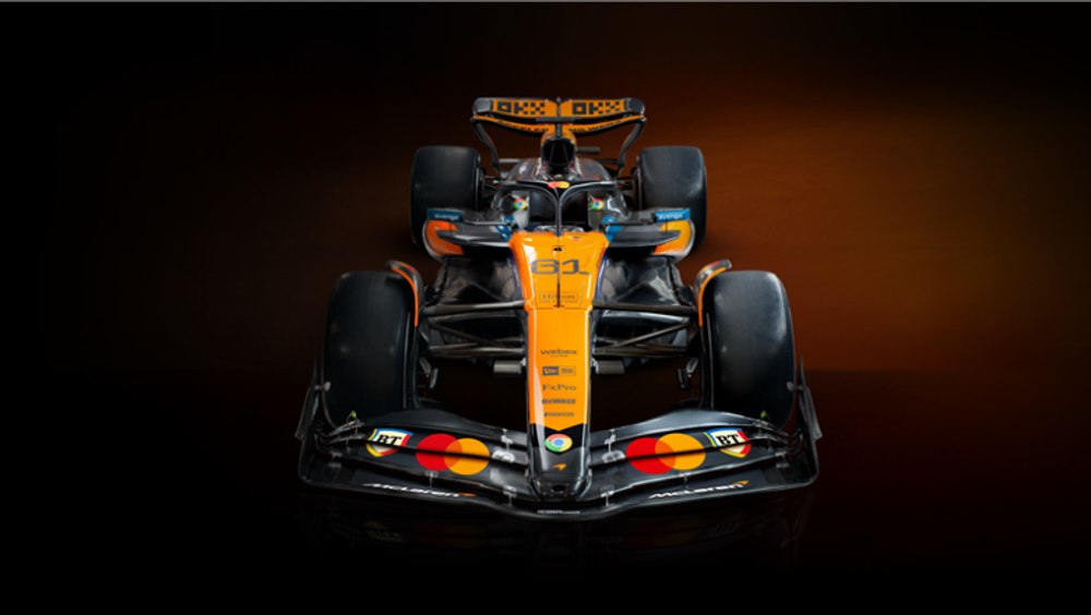F1: Mașina care conduce clasamentul Formulei 1 în 2025, expusă în acest weekend în Piața Enescu