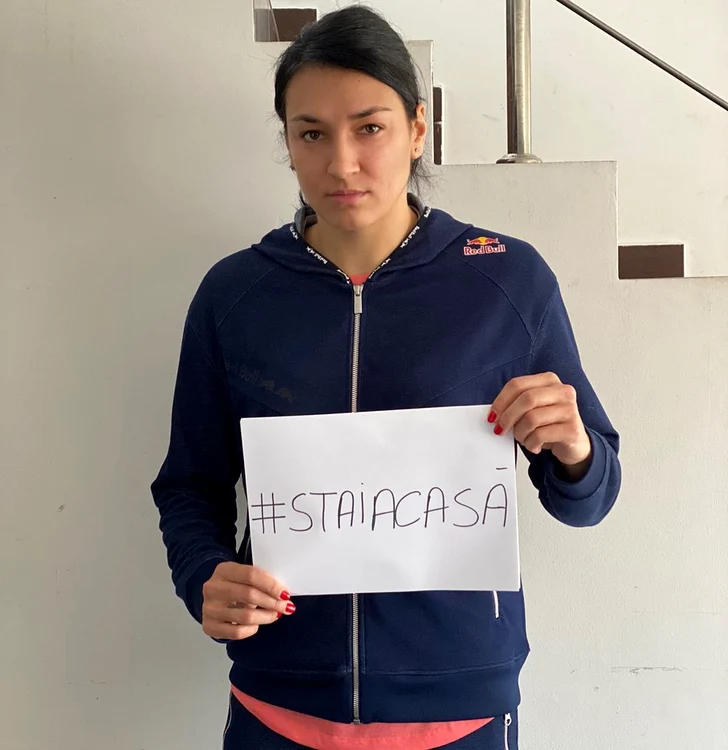 Cristina Neagu le cere românilor să stea în casăFoto: Facebook/CristinaNeagu