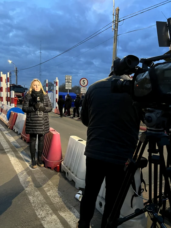 Irina Pacurariu la vama Siret IMG 1778a jpg