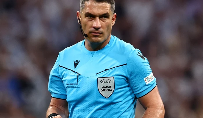 István Kovács, în fața unui meci mare din cea mai tare competiție intercluburi (FOTO: EPA)