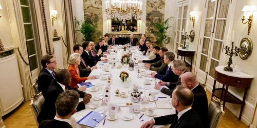 cine a fost acasa la mark rutte la masa la care nu a fost invitat si iohannis nu e o solutie grozava sa se discute pe grupulete 942140 webp