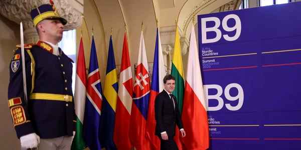 Nicușor Dan la Summitul B9 FOTO Inquam / Octav Ganea