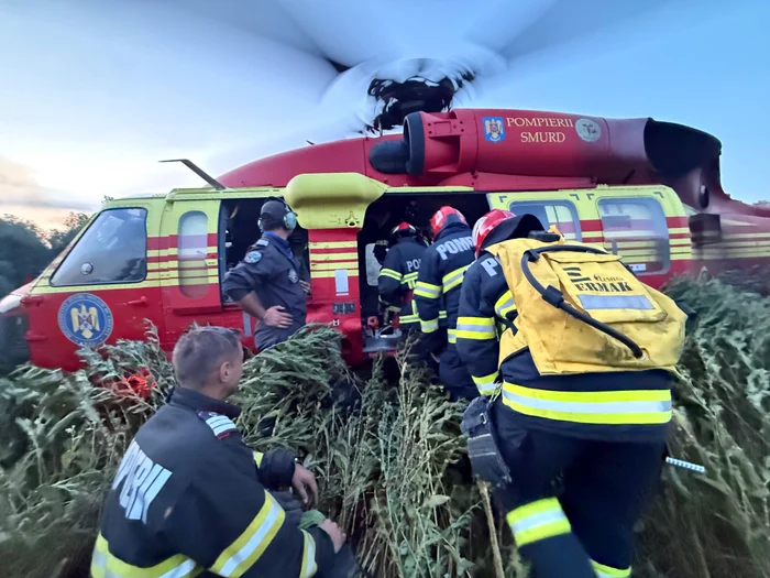 Pompieri în acțiune în Delta Dunării