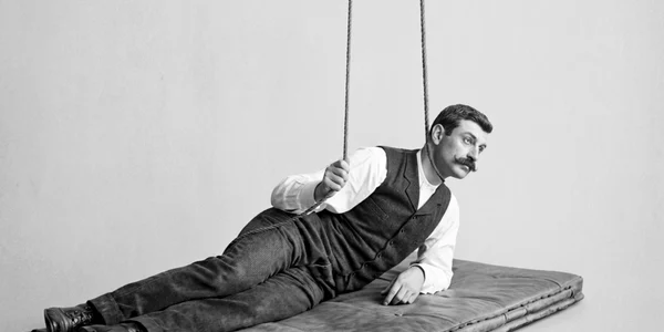 Nicolae Minovici în timpul experimentelor png