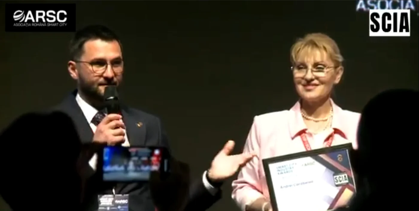 Primarul Carabelea, la decernarea premiului FOTO Primăria Piatra Neamț