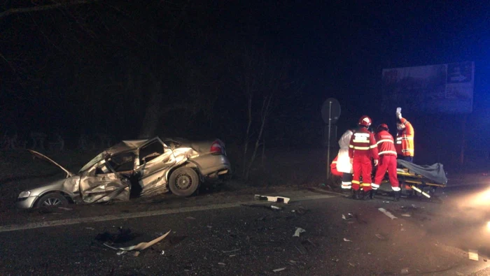 Accident rutier mortal pe DN7 - E81 pe Dealul Negru în Milcoiu - Vâlcea Foto Adevărul