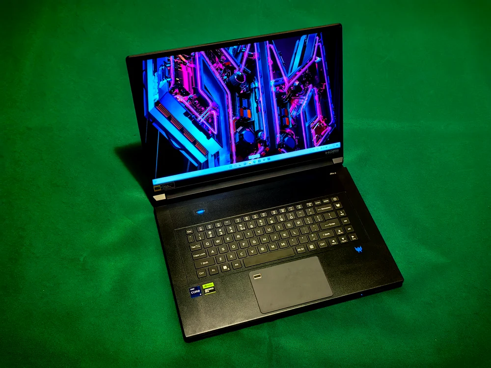 Acer Predator Triton 17X. FOTO Adrian Pogîngeanu