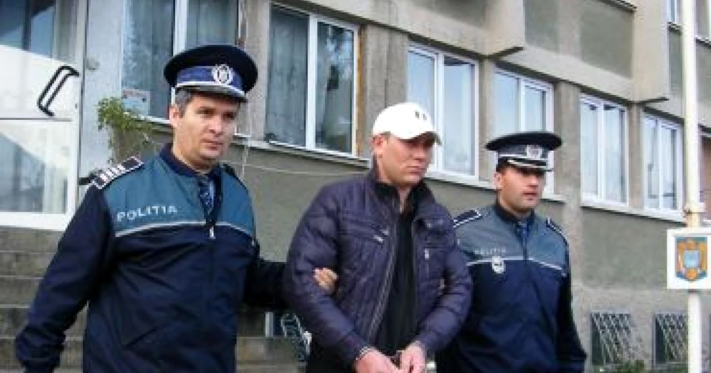 Adrian Cheran a fost condus la Parchetul de pe lângă Judecătoria Târgu-Cărbuneşti  