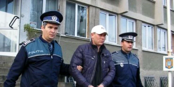 Adrian Cheran a fost condus la Parchetul de pe lângă Judecătoria Târgu-Cărbuneşti  