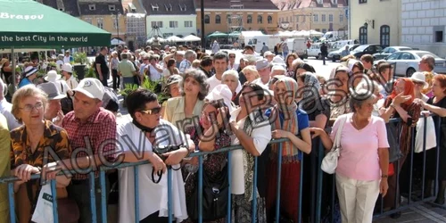 Rugăciuni pe ritmuri rock, în Piaţa Sfatului. Foto: Ionuţ Dincă