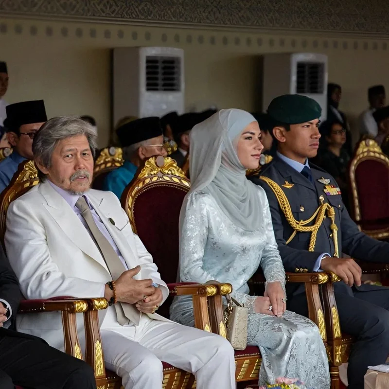 Prințesa Anisha Rosnah a Bruneiului și Prințul Abdul Mateen. FOTO: Casa Regală