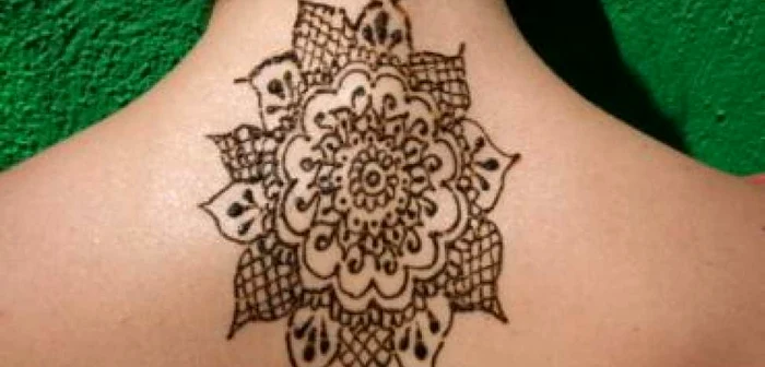 Cluj: Pontul zilei - Clujenii îşi pot face tatuaje cu Henna gratuit