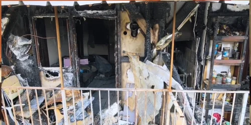 Mansarda blocului care a ars în aprilie 2022 în Râmnicu Vâlcea Foto captură video