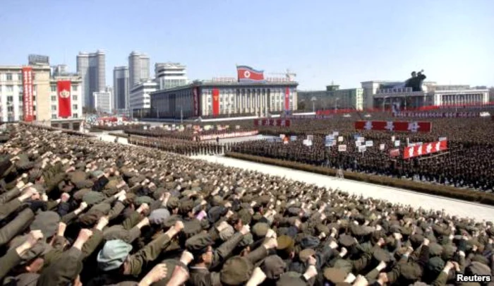 Nord-coreenii au fost scoşi la demonstarţii de susţinere a politicii liderului Kim Jong-Il