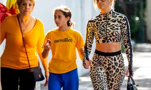 Jennifer Lopez, alături de mama ei, Guadalupe, și de fiica Emme jpeg
