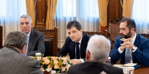 Nicușor Dan alături de consilierii săi FOTO presidency.ro