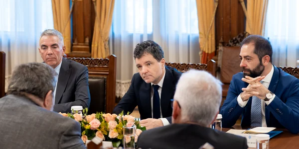 Nicușor Dan alături de consilierii săi FOTO presidency.ro