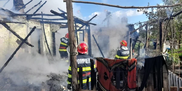 slobozia incendiu provocat de un scurtcircuit foto isu ialomita