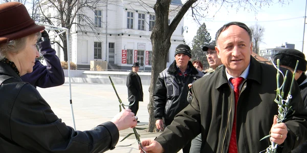 Flori în centrul Piteştiului