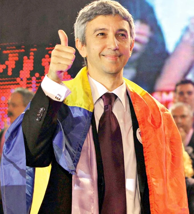 
    Dan Diaconescu  