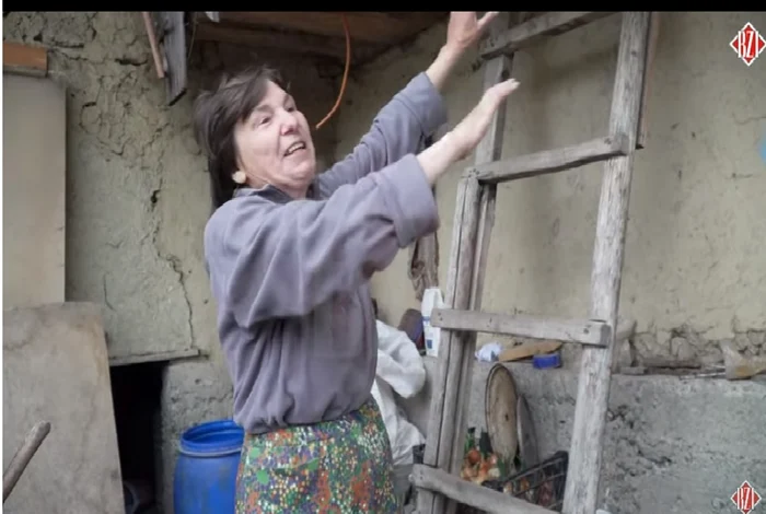 Agafia arată cum i-a luat soțul scara de la pod