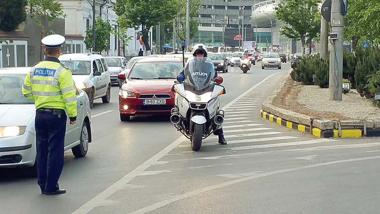 
    DN1 a fost blocat,  între Breaza şi NistoreștiFoto: Brigada Rutieră, Rareș Stelea  