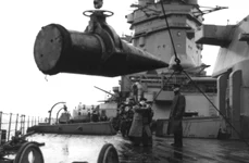 Proiectil de 406 mm pe nava  HMS Rodney