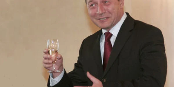 Traian Basescu sărbătoreşte la Constanţa