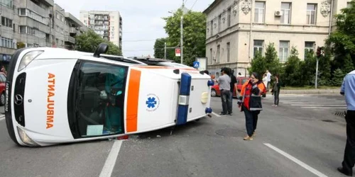 Oamenii legii nu au stabilit deocamdată cine se face vinovat de producerea accidentului Foto: Arhivă 