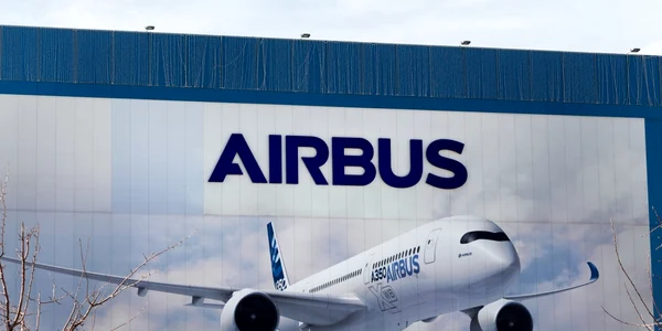 airbus fabrica foto shutterstock