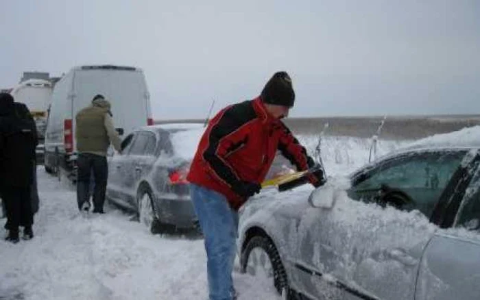 Iarna i-a luat pe nepregătite pe şoferi