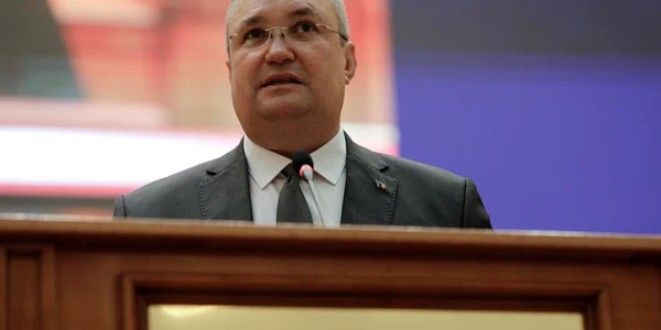 Prim-ministrul Nicolae Ciucă participă la votul legii bugetului de stat pe anul 2023, la Palatul Parlamentului din București. FOTO Inquam Photos / George Călin