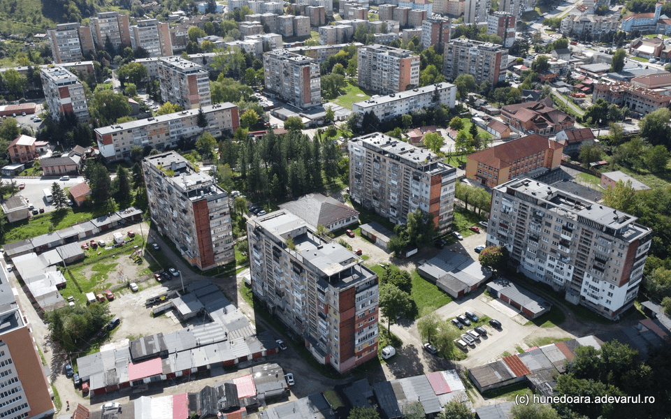 Valea Jiului transformată în valea disperării. Oameni nevinovați au căzut victime în plină stradă