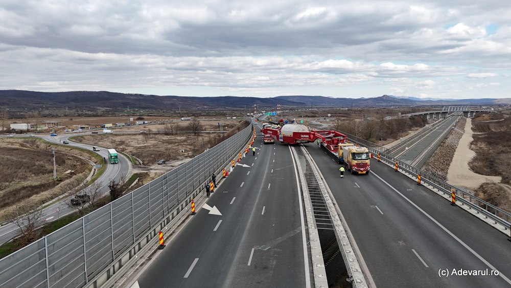 Ultimul convoi agabaritic ajunge la Termocentrala Mintia: „Este echivalentul a peste 500 de autoturisme obișnuite”