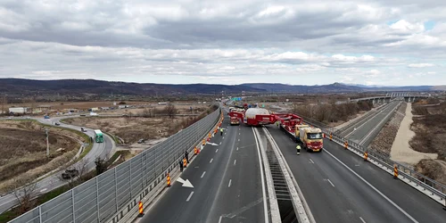 Transport agabaritic spre termocentrala Mintia  Foto Daniel Guță  ADEVĂRUL  (1) JPG