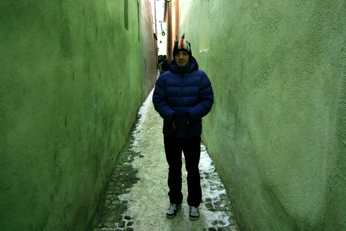 
    Zoltan Kelemen, pe strada Sforii din Braşov  