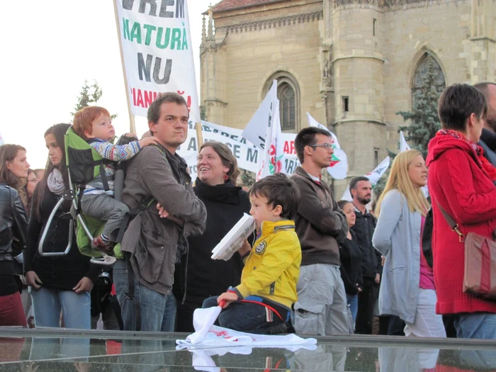 Clujenii au ieşit la protest cu familiile FOTO: Florina Pop