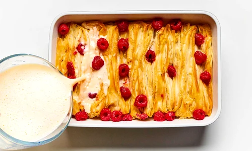 1 patsavoyropita me krema kai smeoyra gastronomos jpg